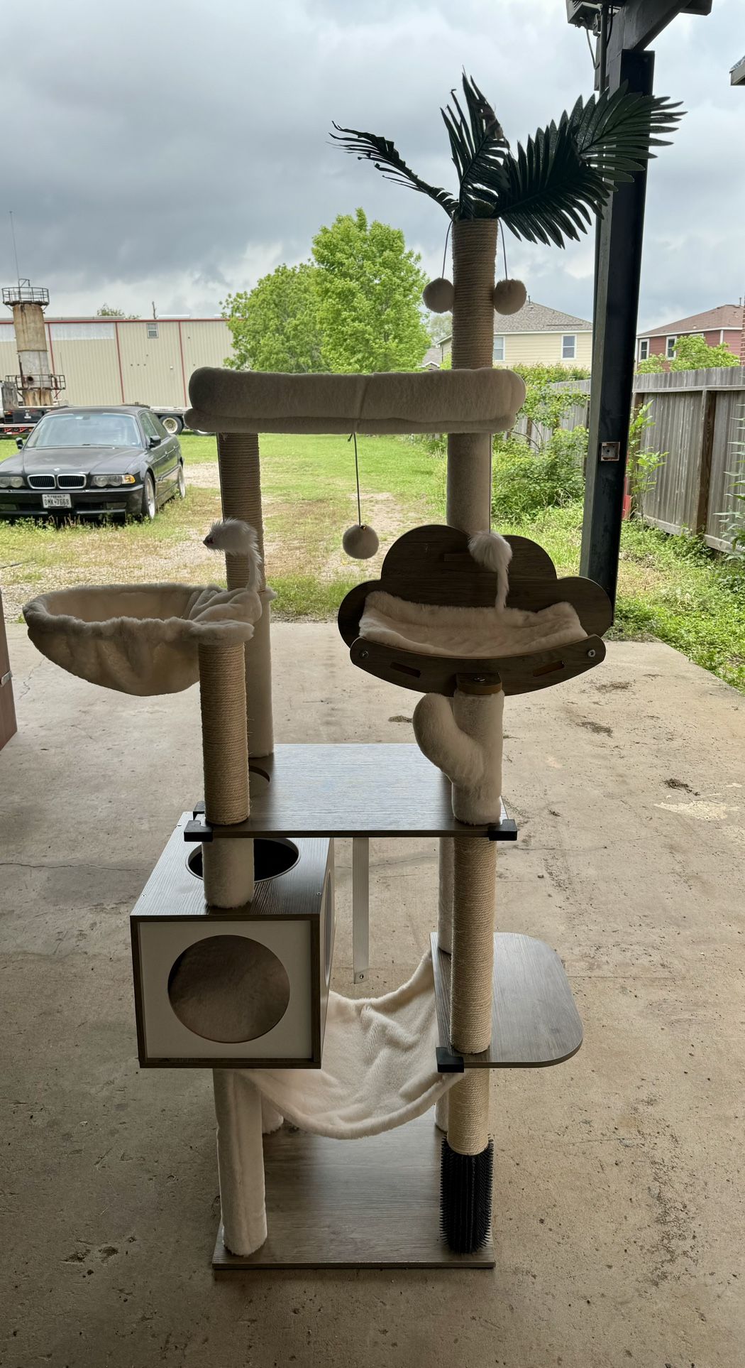 Like New Cat Tower