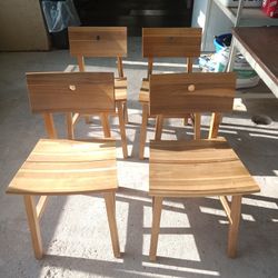 4 Wooden Chairs