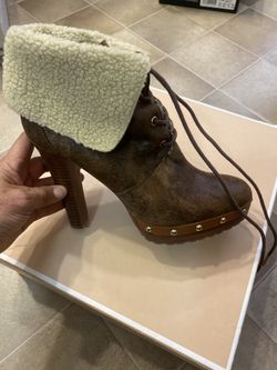 Authentic Michael Kors brand new size 8M