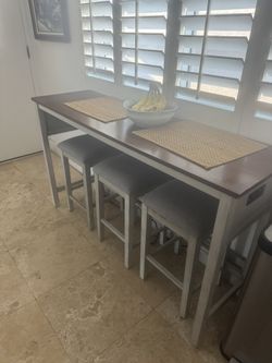 Wood Breakfast Bar With 3 Stools