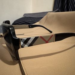 Burberry Sun Glasses 
