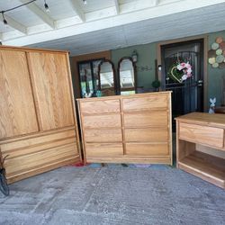 Gorgeous Wood Dresser Set 