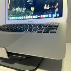 Apple Macbook Air 13” - i5 MacOS 15.7 Sequoia