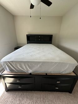 Queen bed set