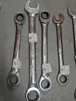 Various Ratcheting Wrenches – Multiple Sizes Available