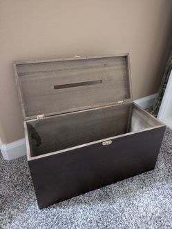 Wooden gift box