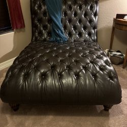 Classy Leather Chaise Lounge! - Bargain Priced To Sell!