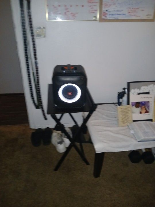 Jbl Essential Party Box