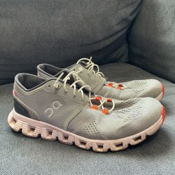 On Cloud Running shoes