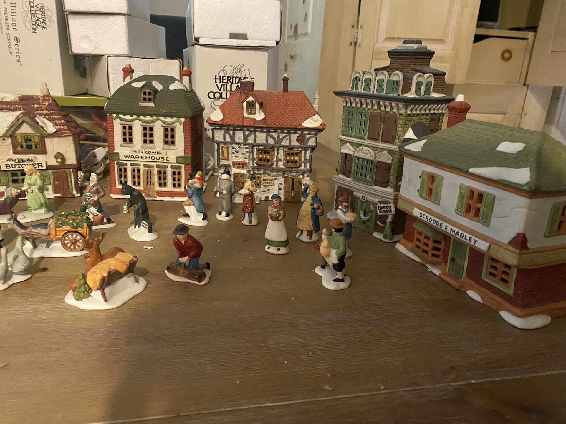 Heritage Dickens’s Village