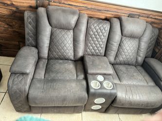 Sofa Esta Bueno