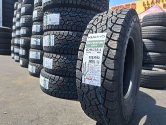 Kumho Road Venture AT52 LT245/75R16 Tire