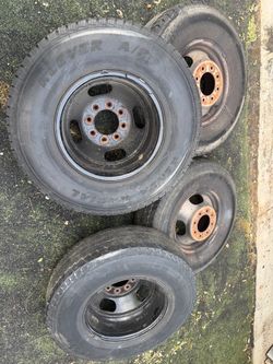 Set of 6 dually Truck Tires on Steel Wheels