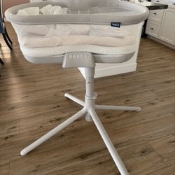Halo Swivel Bassinet