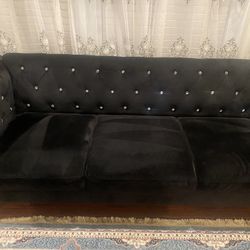 beautiful 3 sofa’s, no pets, great condition 