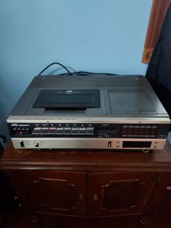 JVC Vidstar HR-6700U VHS VCR