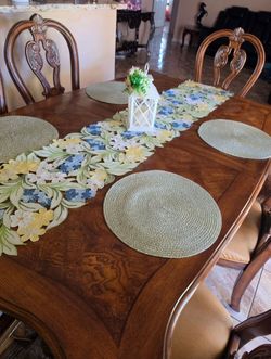 Kitchen table seats 6