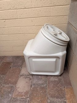 Pet Food Container