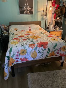 Full size bed
