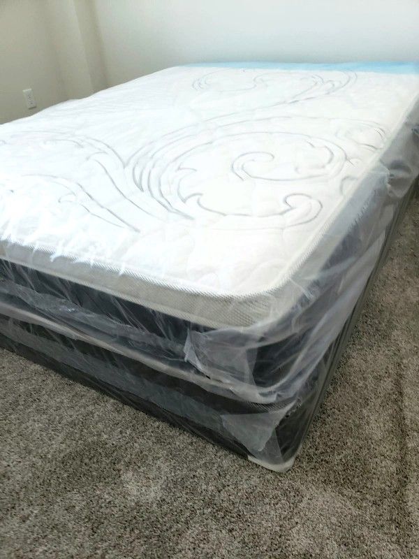 NEW QUEEN PILLOW TOP MATTRESS. Bed frame is not available. Take it home same day 👍