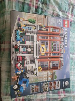 Lego 10264 corner garage Modular set