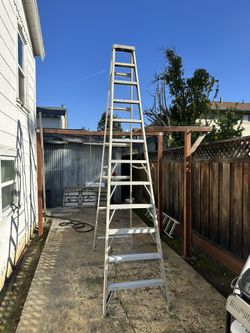 12 Foot Aluminum Ladder