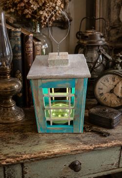 Latern With Puck Light & Bird Feeder