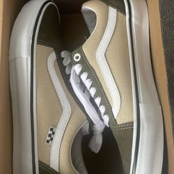 Brand New Size 7.5 Men 