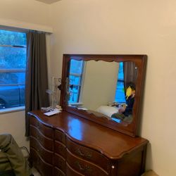 Dresser