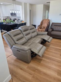 ​Costco Gilman Creek Mason Leather Power Reclining Sofa - DELIVERY AVAILABLE