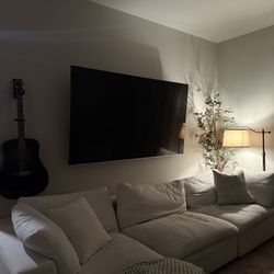 75” VIZIO SMART TV – WALL MOUNT INCLUDED – $250