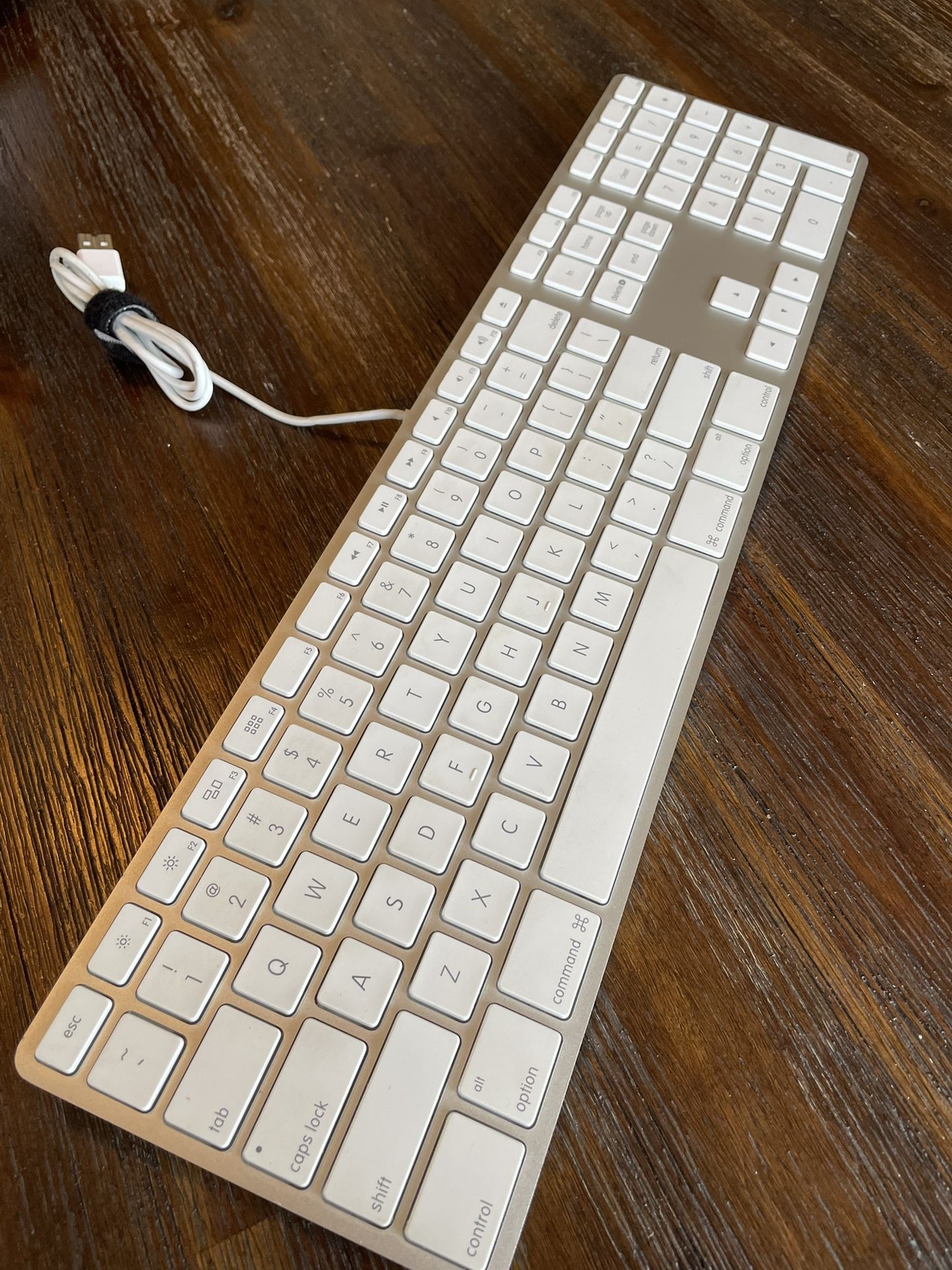 Apple Keyboard (Wired)