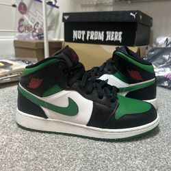 Air Jordan 1 Mid GS 'Black Pine Green' 2020 (8W, 6.5Y) great condition w/ no box