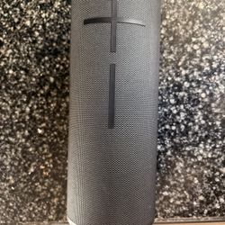 UE MEGABOOM 4