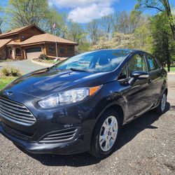 Ford Fiesta S 2015 With 39.000 Mil Miles 