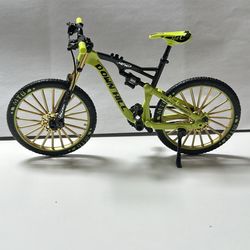 Alloy Model Downhill Bicycle Miniature Replica Toy Mountain Road Bike Ornament Creative Gift