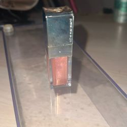 Cle De Peau -Color: 304 / Ohia Lehua