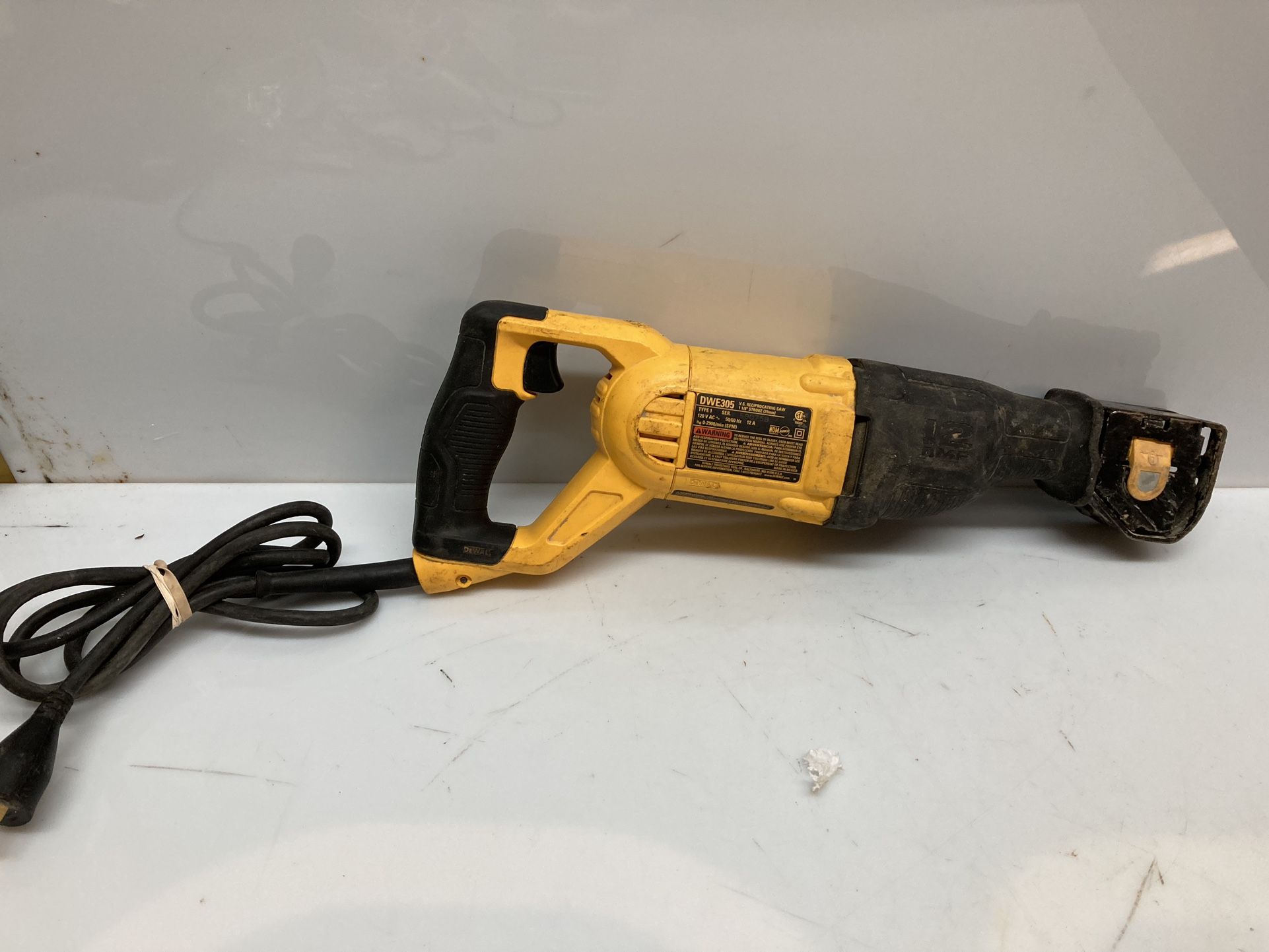 Dewalt 12 Amp Variable Speed Reciprocating Saw DWE305