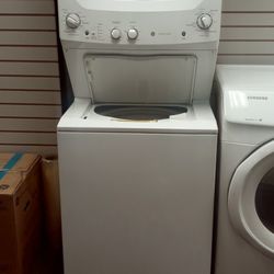 GE ELECTRIC STACKABLE LAUNDRY CENTER WORK PERFECT INCLUDING. 90 DAYS WARRANTY SMALL FEE DELIVERY $499