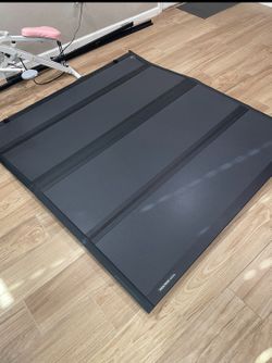 CHEVY GMC HARD TRUCK BED COVER