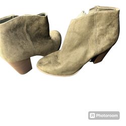 Women’s Size 9 Indigo Slip On Grey With Back Strap Shoe