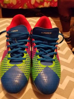 Girl's Soccer shoes 6Y