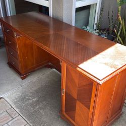 Free Desk 