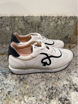 Kate Spade New York Brigitte Runner Women’s Sneakers – Women’s 7.5B - Excellent Condition