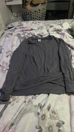 Gray Long Sleeve Crewneck Sweatshirt
