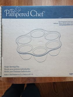 New Pampered Chef Single Serving  Stoneware  Pan