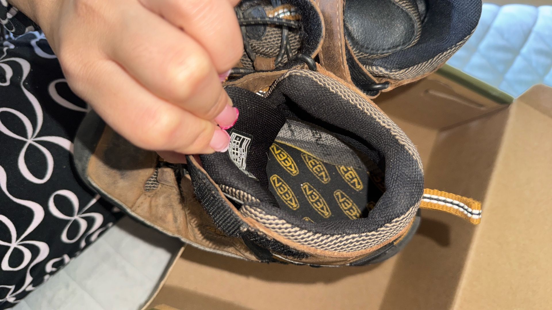 KEEN KIDS HIKING BOOTS