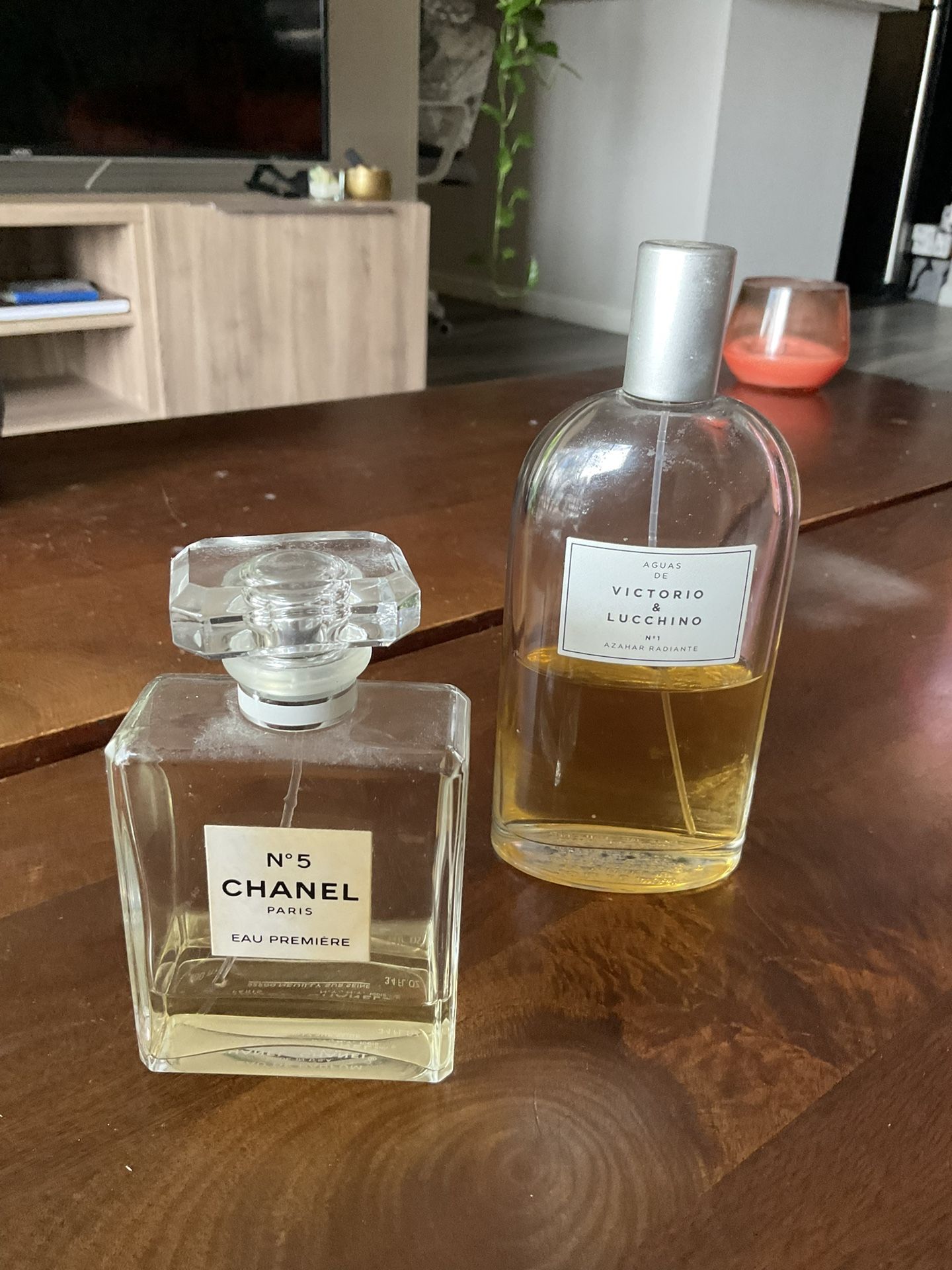 2 Perfumes 30$ - Chanel n 5 and Victorio&Lucchino