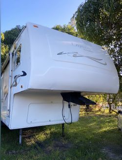 Laredo keystone 5th wheel