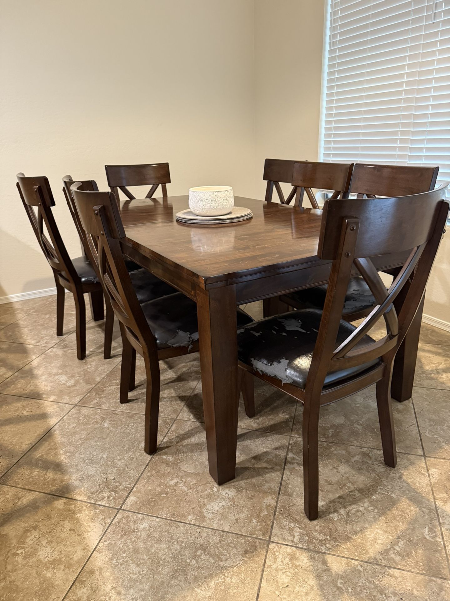 Table with 8 chairs